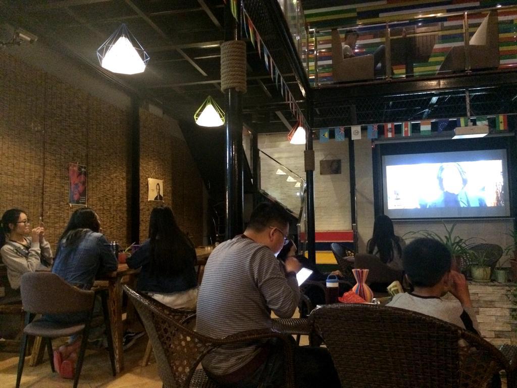 Xi'An Rainbow Youth Hotel Экстерьер фото