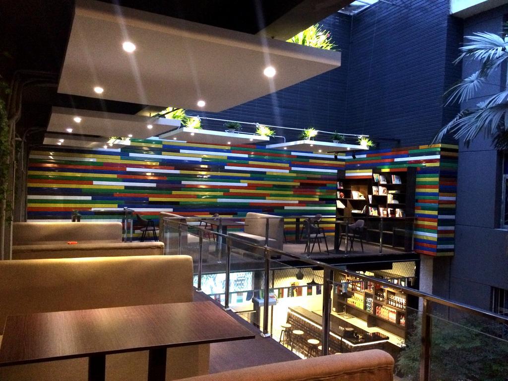 Xi'An Rainbow Youth Hotel Экстерьер фото