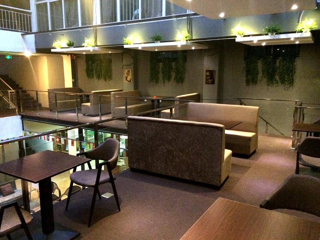 Xi'An Rainbow Youth Hotel Экстерьер фото